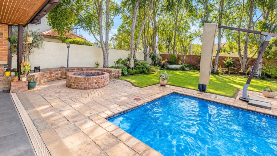 5 Bedroom Property for Sale in Xanadu Nature Estate North West